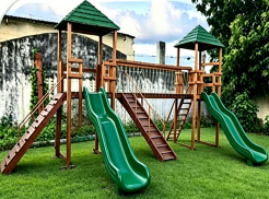 PLAYGROUND COM CASINHA DUPLA INTERLIGADO ATRAVES DE PONTE
