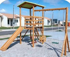 PLAYGROUND EM MADEIRA  MODELO CASINHA PARQUE